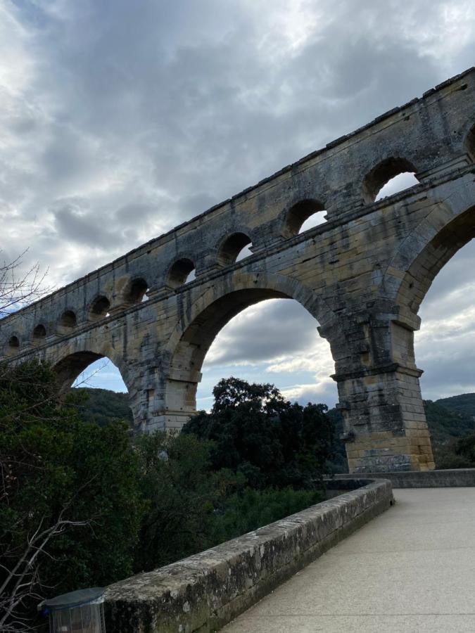 Studio Havre De Paix Au Pont Du Gard Piscine Et Jacuzzi Chez Valerie Payre Vers-Pont-du-Gard Exteriör bild