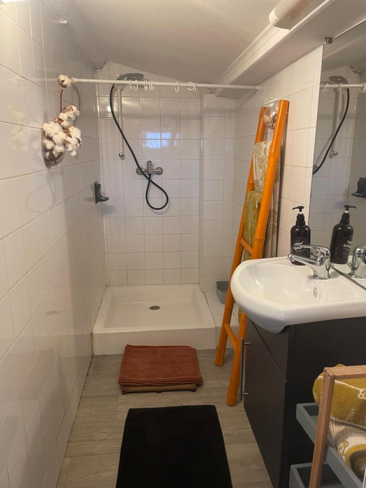 Studio Havre De Paix Au Pont Du Gard Piscine Et Jacuzzi Chez Valerie Payre Vers-Pont-du-Gard Exteriör bild
